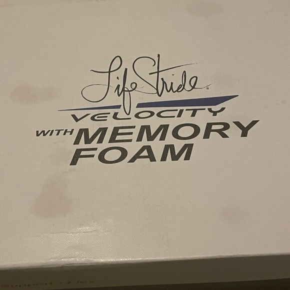 Lifestride Memory Foam Sandal. New in box. Black and white checked. - Picture 5 of 7